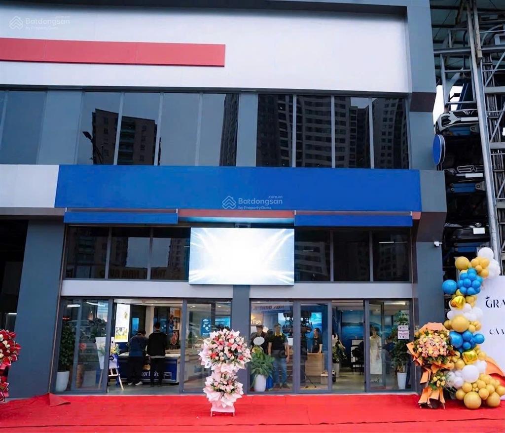 Chính chủ cho thuê mbkd 330m² vị trí đắc địa tại mặt đường lê văn lương, giá 180k/m2