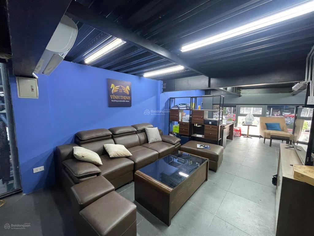 Chính chủ cho thuê mbkd 330m² vị trí đắc địa tại mặt đường lê văn lương, giá 180k/m2