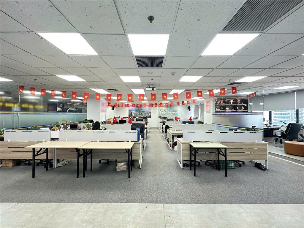 Nhượng lại nguyên sàn 1100m2 tại hud tower với vị trí đắc địa, giá phù hợp