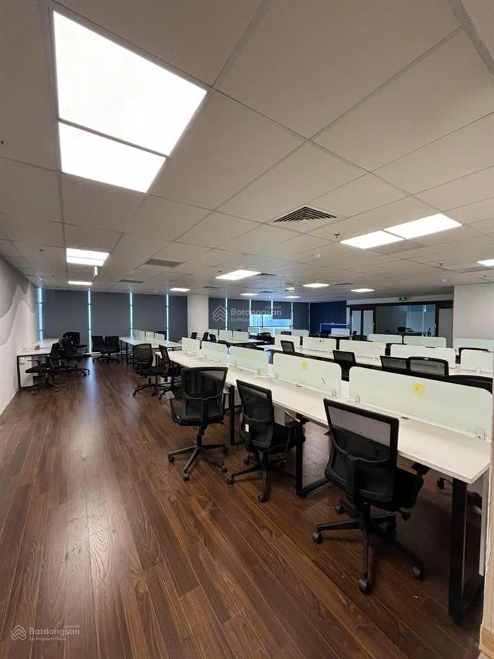 Nhượng lại nguyên sàn 1100m2 tại hud tower với vị trí đắc địa, giá phù hợp