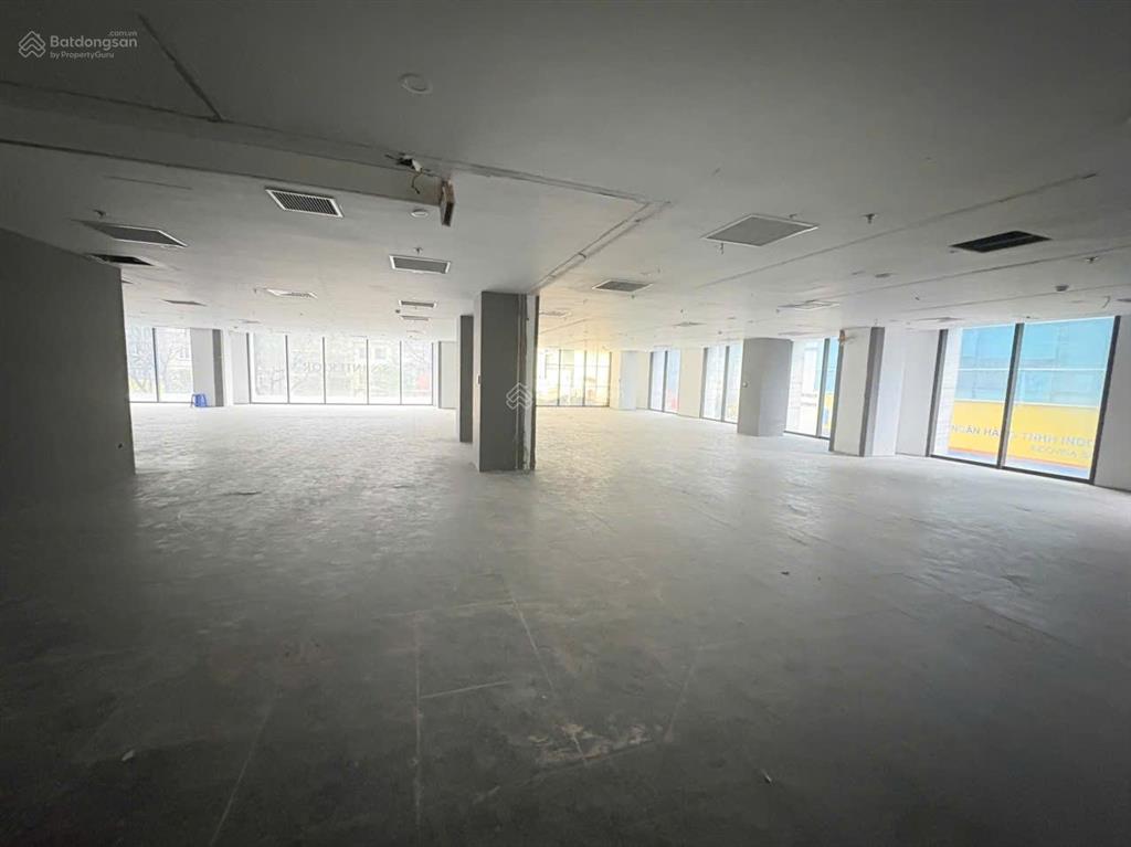 Cho thuê văn phòng 680m tại hoàng cầu skyline view hồ, có chia nhỏ diện tích  ngay 0983 219 ***