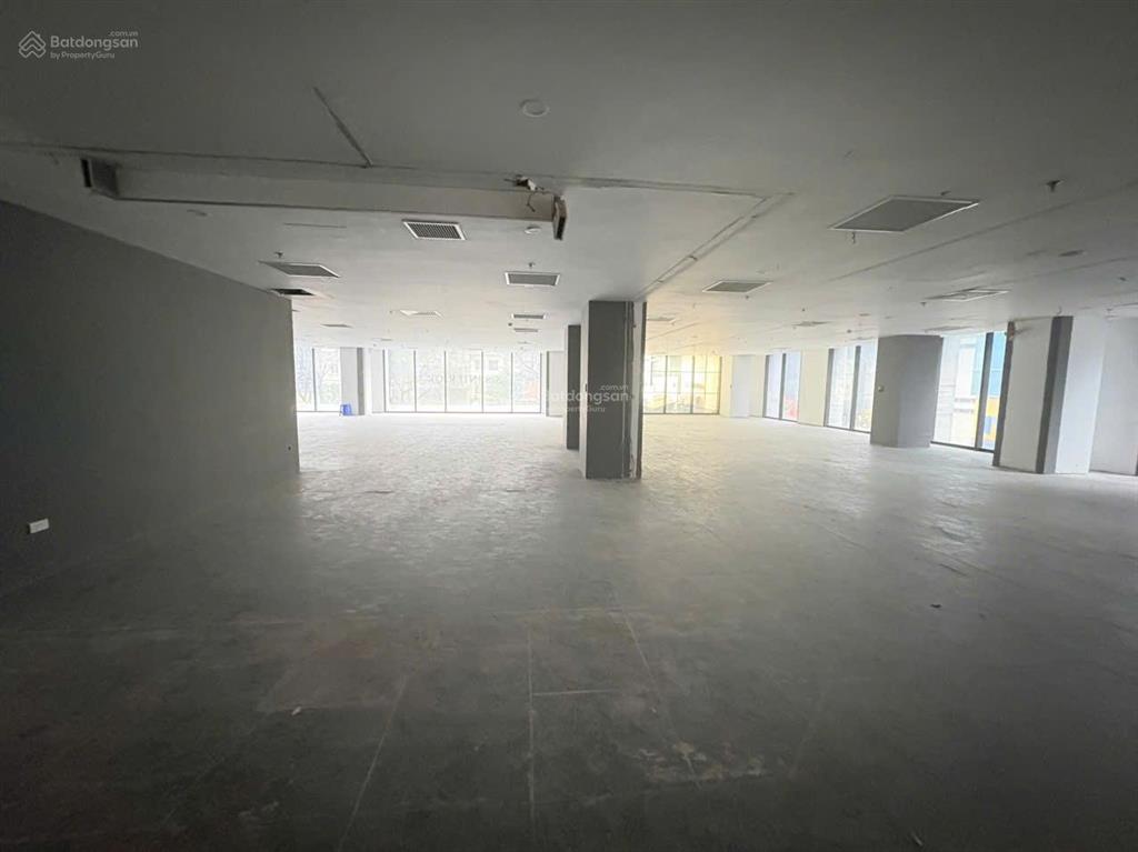 Cho thuê văn phòng 680m tại hoàng cầu skyline view hồ, có chia nhỏ diện tích  ngay 0983 219 ***