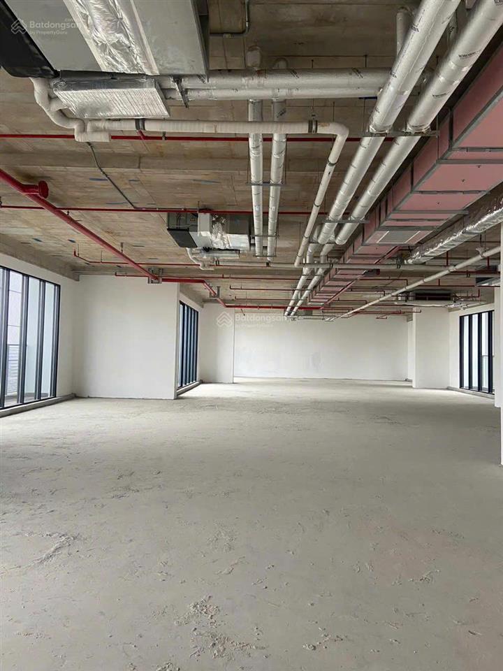 Cho thuê mb thương 400m2 tại mặt phố lê văn lương, vị trí đẹp mt rộng  ngay 0983 219 ***