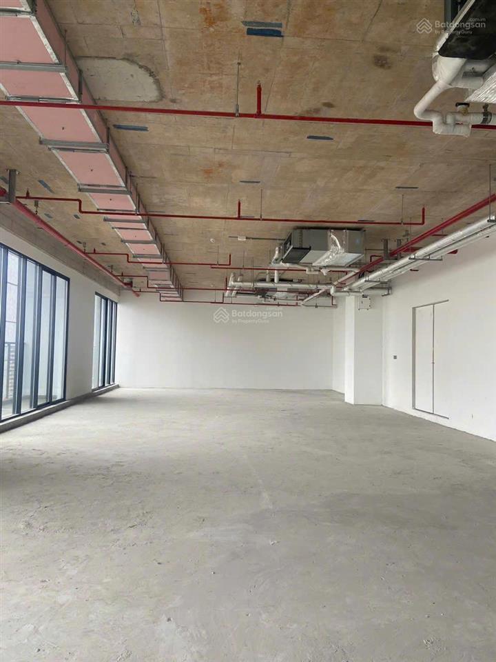 Cho thuê mb thương 400m2 tại mặt phố lê văn lương, vị trí đẹp mt rộng  ngay 0983 219 ***