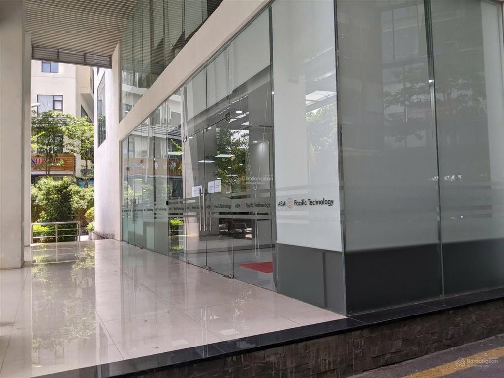 Cho thuê mb chân đế 460m, 3 mặt kính mặt tiền đường lớn giá hời tại nam từ liêm  0983 219 ***
