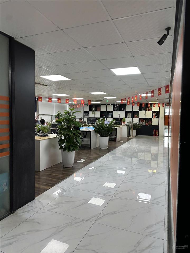 Bán sàn văn phòng 650m2 tại nguyễn cơ thạch, nam từ liêm hợp đồng thuê đến 2061  0983 219 ***