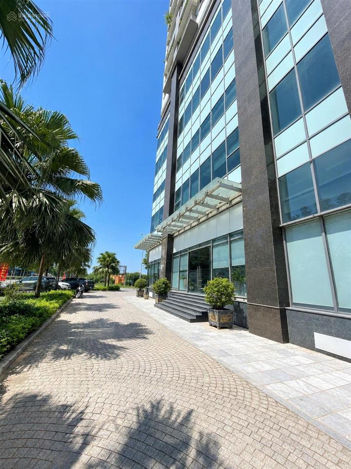 Cho thuê mb thương mại 310m lô góc 2 mặt tiền tại chân đế n01t4 ngoại giao đoàn  0983 219 ***