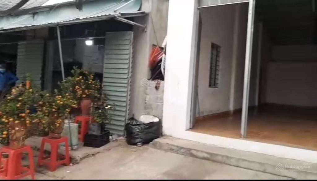 Bán đất dt mặt tiền chợ. vị trí cực đẹp. phù hợp ở kết hợp kinh doanh hoặc cho thuê.