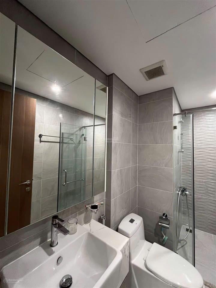 Bán chcc tonkin .65m2 2n2vs full đồ đẹp.nhà rất có lộc , sẵn sổ đỏ .giá 6tỷ025 . tuấn 0392 969 ***