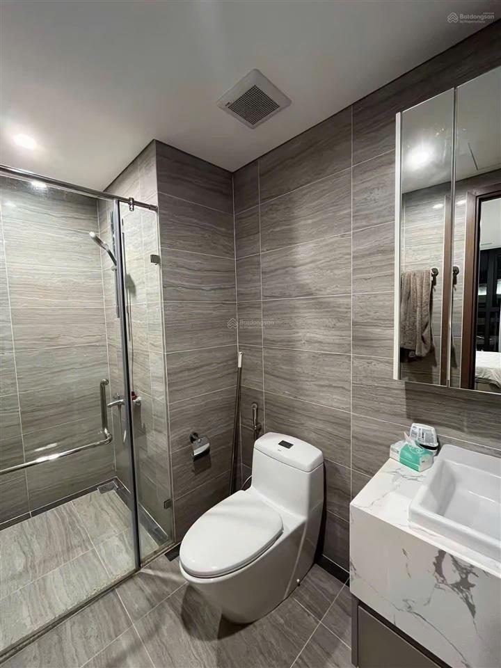 Bán chcc tonkin .65m2 2n2vs full đồ đẹp.nhà rất có lộc , sẵn sổ đỏ .giá 6tỷ025 . tuấn 0392 969 ***