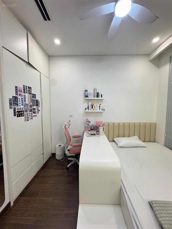 Ch ko dành cho số đông, masteri a view hồ . 110m2 3n2vs nt siêu đẹp . giá 13tỷ370. tuấn 0392 969 ***