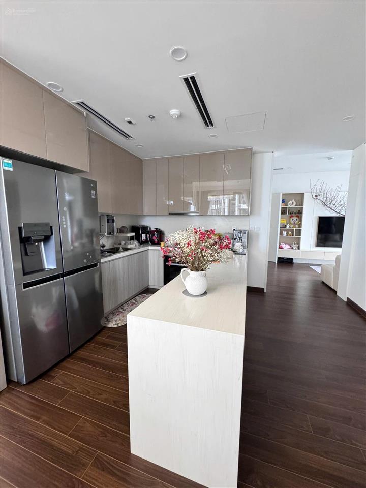 Ch ko dành cho số đông, masteri a view hồ . 110m2 3n2vs nt siêu đẹp . giá 13tỷ370. tuấn 0392 969 ***