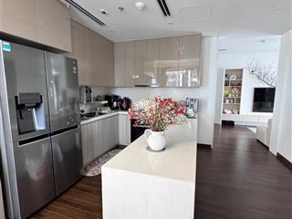 Ch ko dành cho số đông, masteri a view hồ . 110m2 3n2vs nt siêu đẹp . giá 13tỷ370. tuấn 0392 969 ***