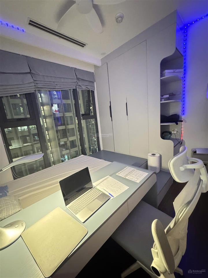 Ch ko dành cho số đông, masteri a view hồ . 110m2 3n2vs nt siêu đẹp . giá 13tỷ370. tuấn 0392 969 ***
