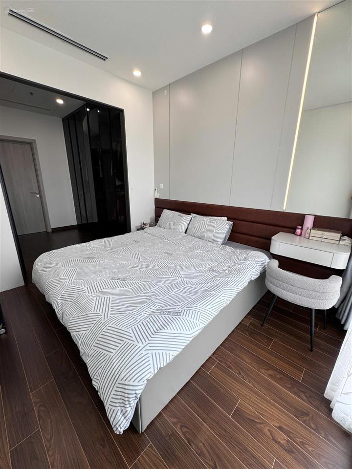 Ch ko dành cho số đông, masteri a view hồ . 110m2 3n2vs nt siêu đẹp . giá 13tỷ370. tuấn 0392 969 ***
