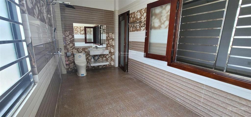 Nhà 4 tầng mt nguyễn xí  gần phùng hưng