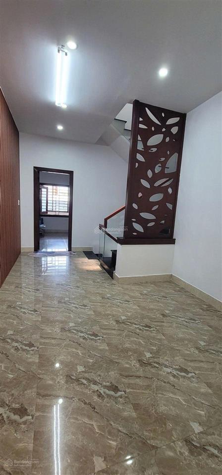 Nhà 4 tầng mt nguyễn xí  gần phùng hưng