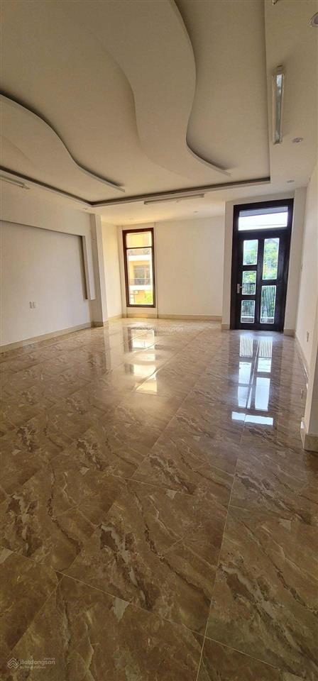 Nhà 4 tầng mt nguyễn xí  gần phùng hưng
