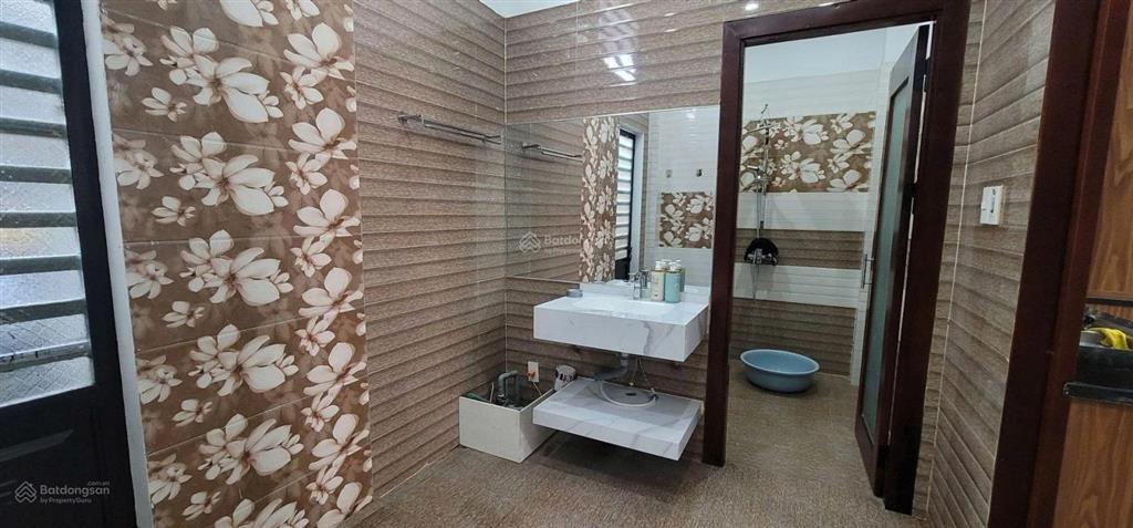 Nhà 4 tầng mt nguyễn xí  gần phùng hưng