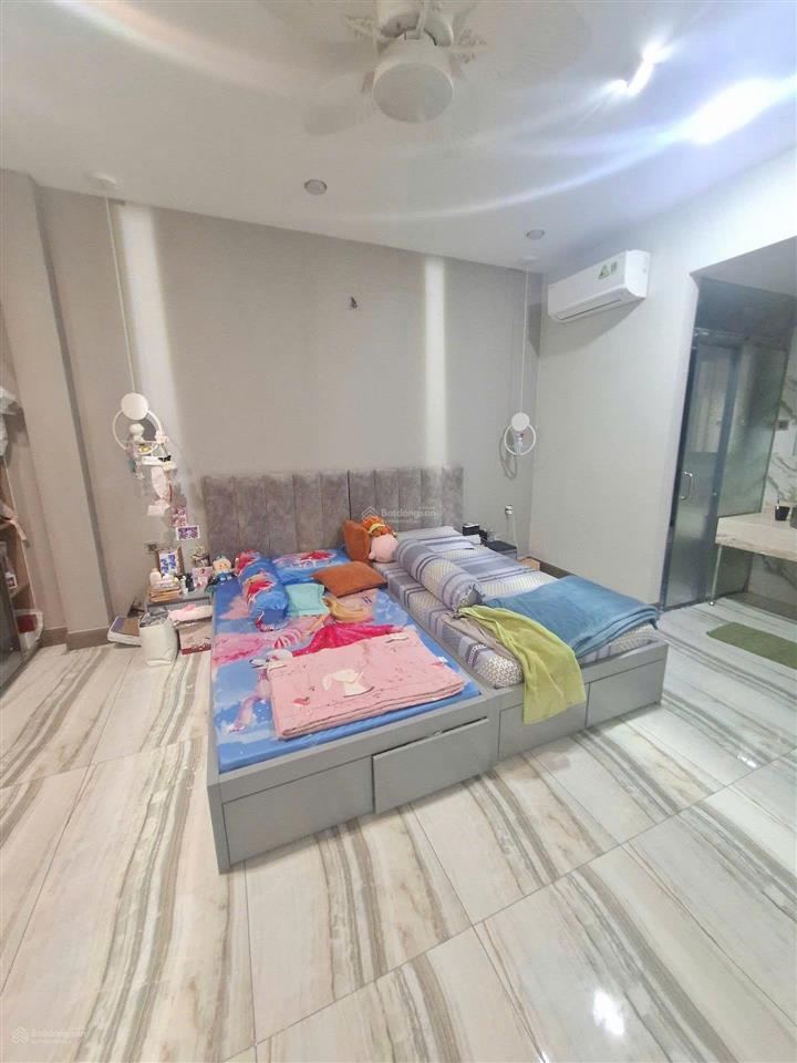 Bán nhà ở tại an dương vương, giá nhỉnh hơn 15 tỷ, diện tích gần 110m2, hot!