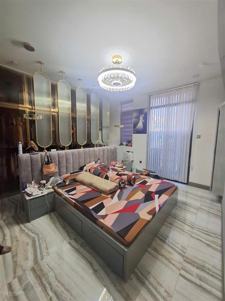 Bán nhà ở tại an dương vương, giá nhỉnh hơn 15 tỷ, diện tích gần 110m2, hot!