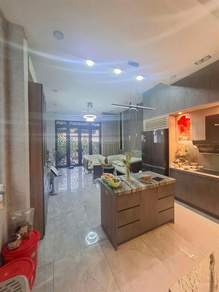 Bán nhà ở tại an dương vương, giá nhỉnh hơn 15 tỷ, diện tích gần 110m2, hot!