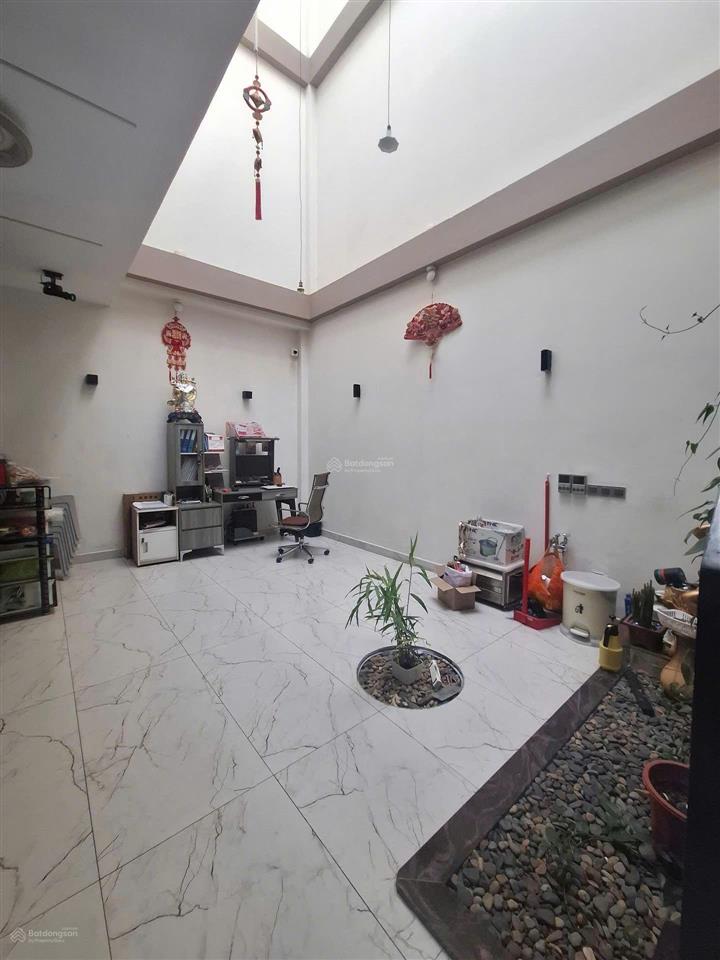 Bán nhà ở tại an dương vương, giá nhỉnh hơn 15 tỷ, diện tích gần 110m2, hot!
