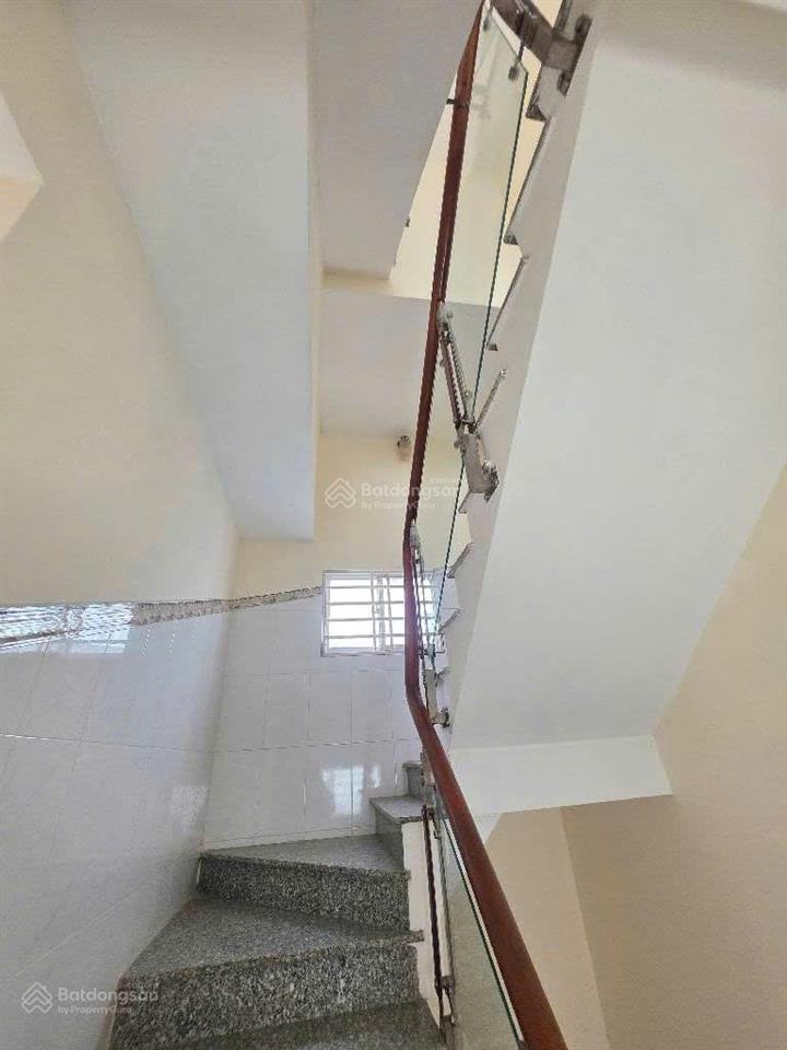 Bán nhà ở tại bùi tư toàn, giá nhỉnh xíu 4 tỷ, diện tích thật 40m2, siêu hot chỉ với giá này