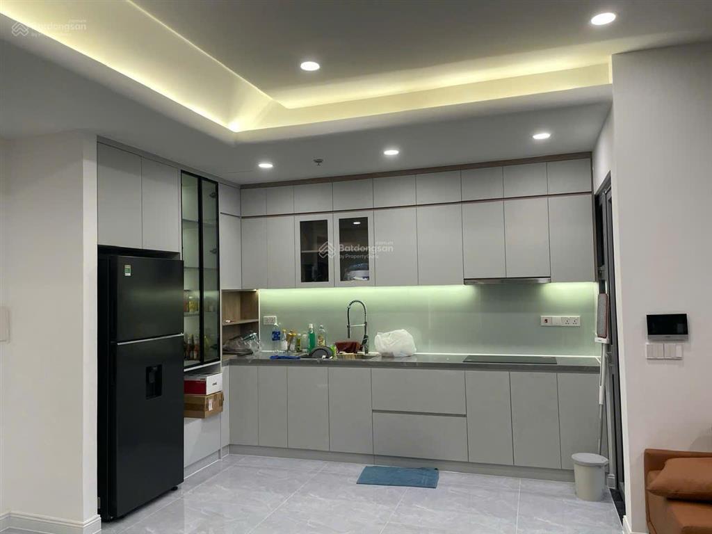 Chính chủ bán căn tầng sky  2pn2wc  6,1 tỷ  full nt  view hồ bơi