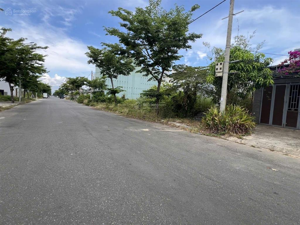 Bán đất đường tô hoài, phường hòa quý , dt  102m. đường rộng 10,5m thông thoáng