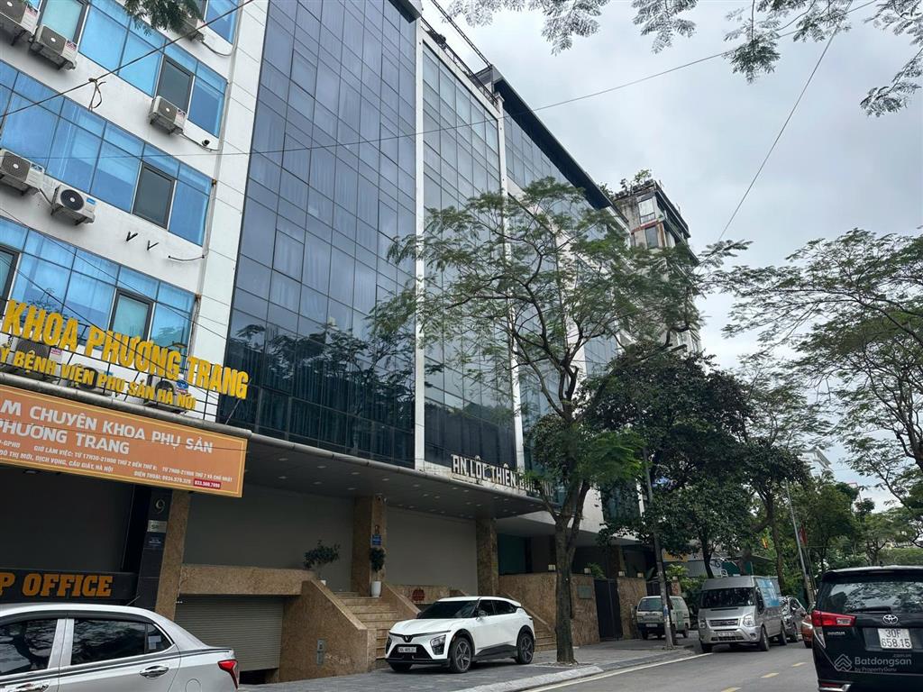 Chính chủ cần bán gấp tòa nhà văn phòng phố trần thái tông 135m2 x 8 tầng thông sàn giá 85 tỷ.