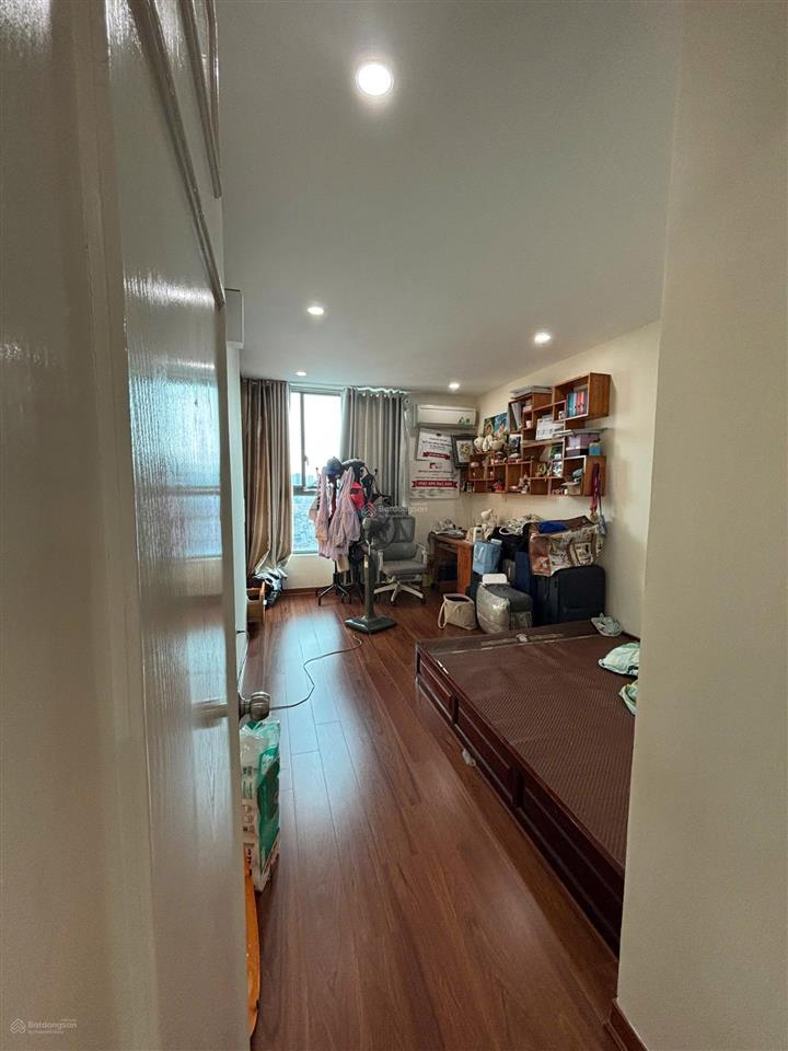 Chính chủ rao bán căn hộ chung cư vnt 19 nguyễn trãi, thanh xuân 96m3, 3 ngủ, full nt, sổ đỏ