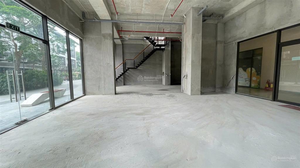 Cho thuê shophouse ecopark lô góc cực đẹp mặt tiền hơn 14m