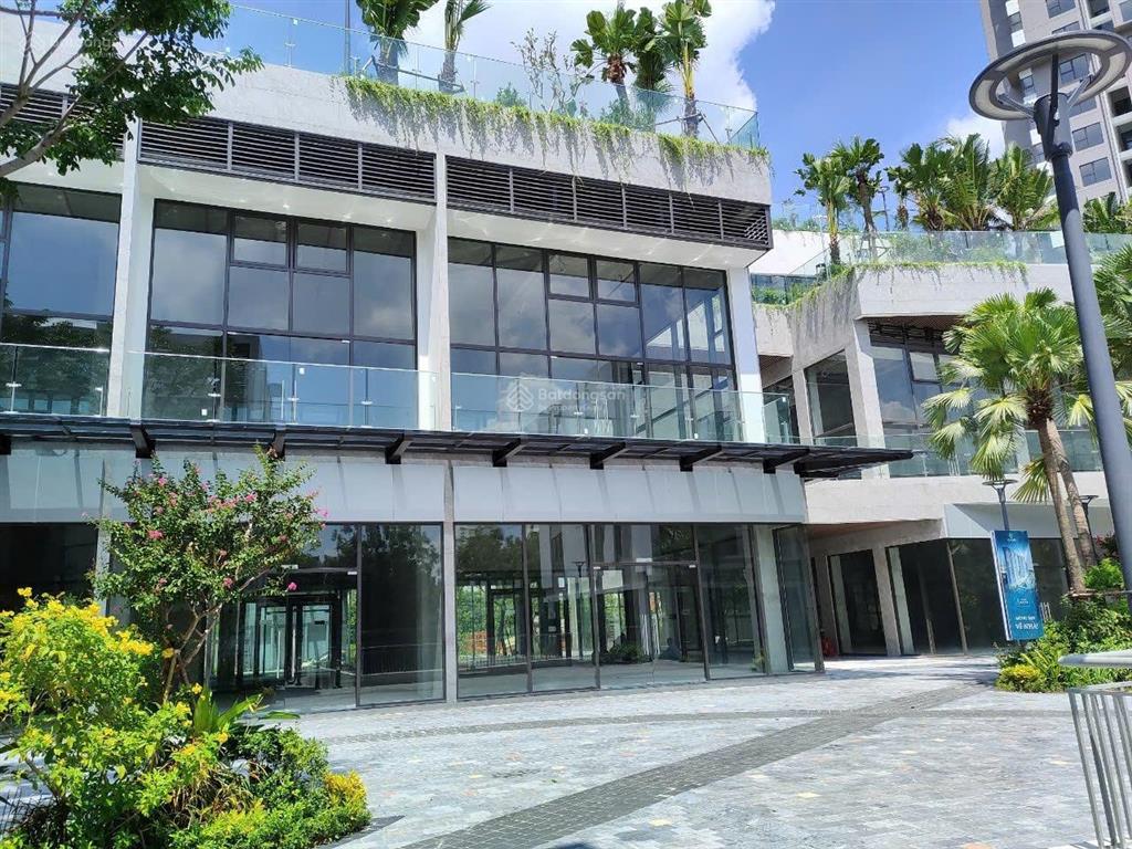 Cho thuê shophouse ecopark lô góc cực đẹp mặt tiền hơn 14m