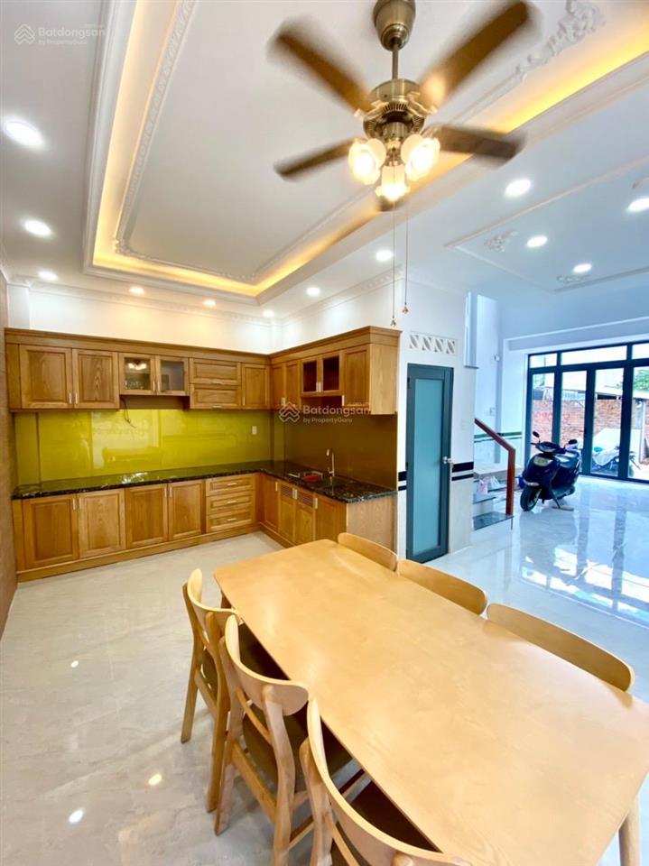 Nhà mới đẹp góc 2 mt hẻm xe hơi  ngang 5,2m thoáng  gần chợ tam hà  dtsd 187m2  sát tô ngọc vân