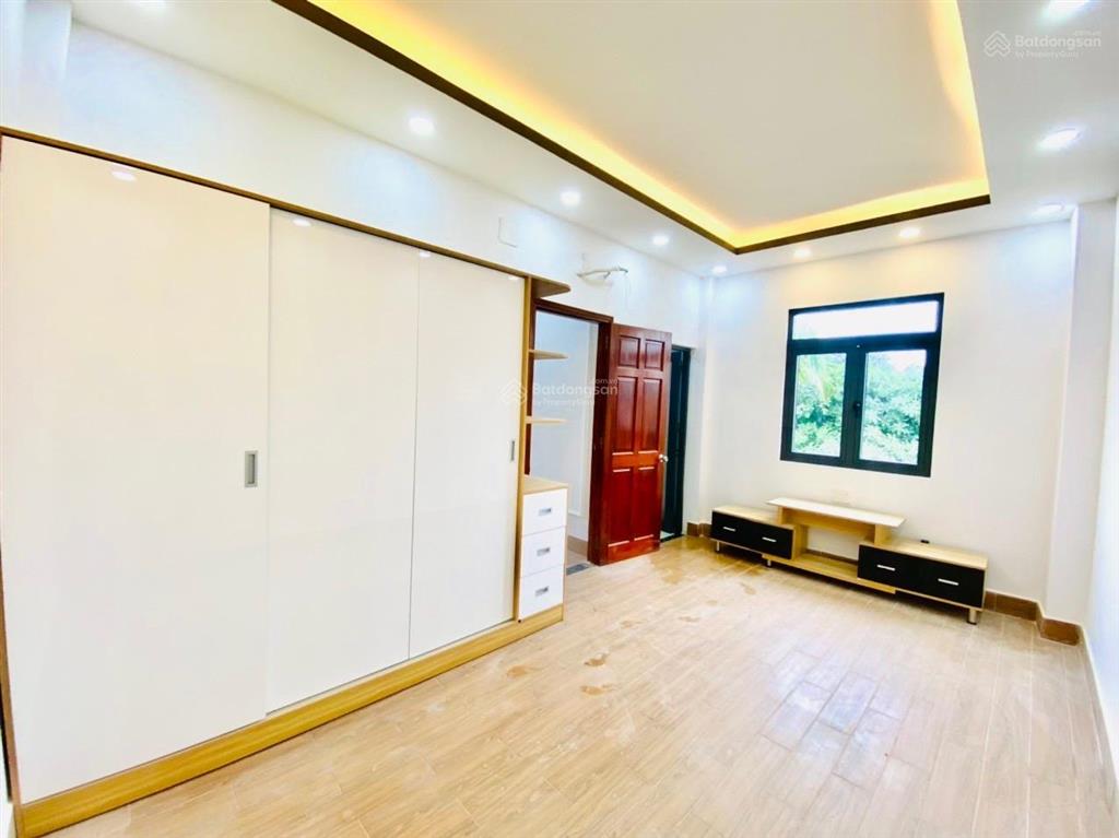 Nhà mới đẹp góc 2 mt hẻm xe hơi  ngang 5,2m thoáng  gần chợ tam hà  dtsd 187m2  sát tô ngọc vân