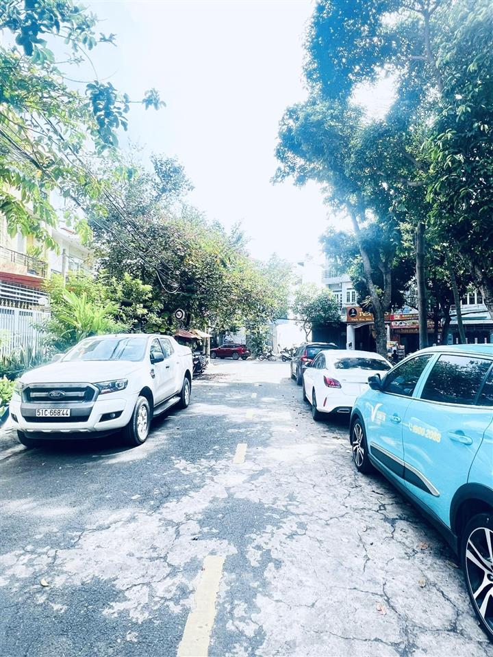 Nhà 3 mặt tiền ngay khu himlam linh chiểu  ngang 5.7m dt ~ 77m²  sẵn dòng tiền sát hoàng diệu 2
