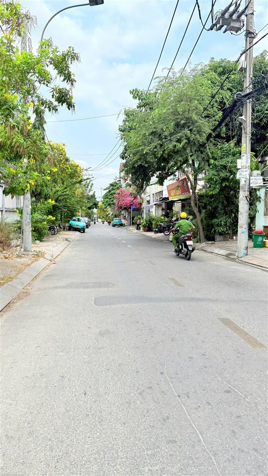 Bán mtkd tặng nhà cấp 4  ngang 5m vuông như a4, dt 110m2  tiện kd đa ngành ngay sát pvăn đồng