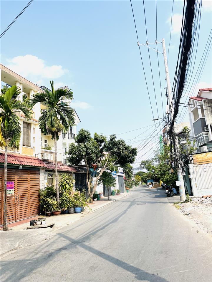 Bán mtkd tặng nhà cấp 4  ngang 5m vuông như a4, dt 110m2  tiện kd đa ngành ngay sát pvăn đồng
