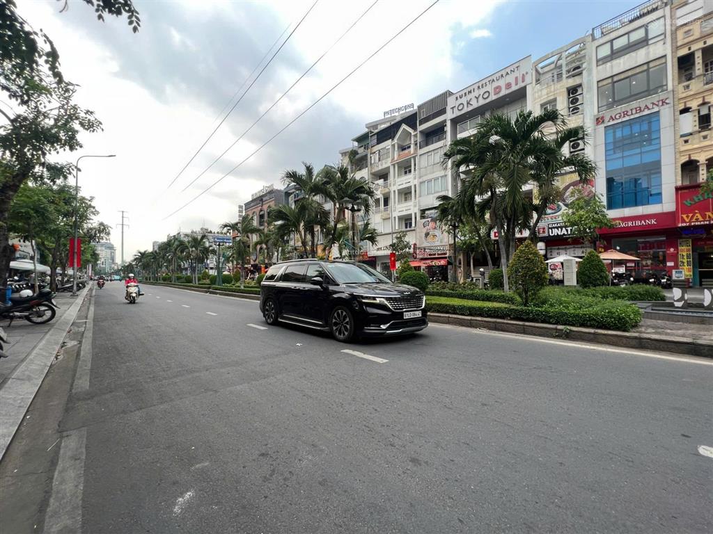Bán nhà mặt tiền phan xích long đang có dòng tiền cho thuê ổn định 60 triệu/tháng