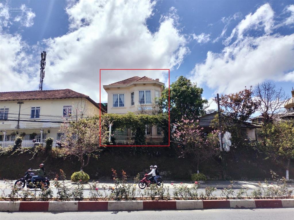 Bán khách sạn mimosa villa vị trí hiếm ngay trung tâm đà lạt, view hồ xuân hương