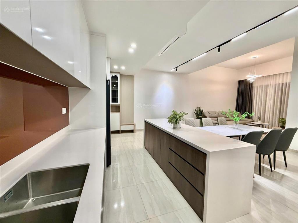 Cho thuê căn hộ infiniti tháp 11 ,   0937 082 *** ( em dũng )