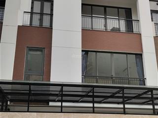 Cho thuê nhà kđt mỗ lao, 150m2, 5 tầng, thang máy, nhà mới đẹp, làm văn phòng, để ở