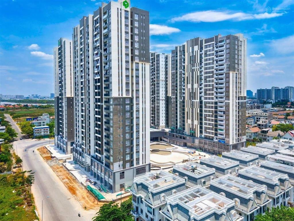 Không có căn thứ 2, 1pn tầng cao, view đẹp , giá bán chỉ 4,89 tỷ.  0939 420 *** hoài châu