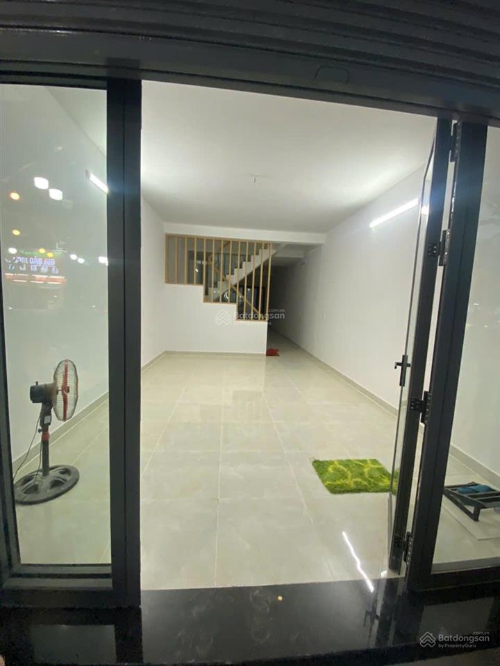 Bán nhà mặt tiền hoàng minh giám vị trí đẹp gần sân bay