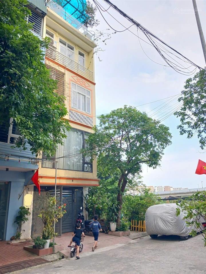 Nhà 5 tầngkhu đô thị man bồi hà đôngtrước nhà ô tô tránh
