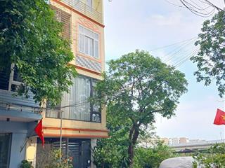 Nhà 5 tầngkhu đô thị man bồi hà đôngtrước nhà ô tô tránh