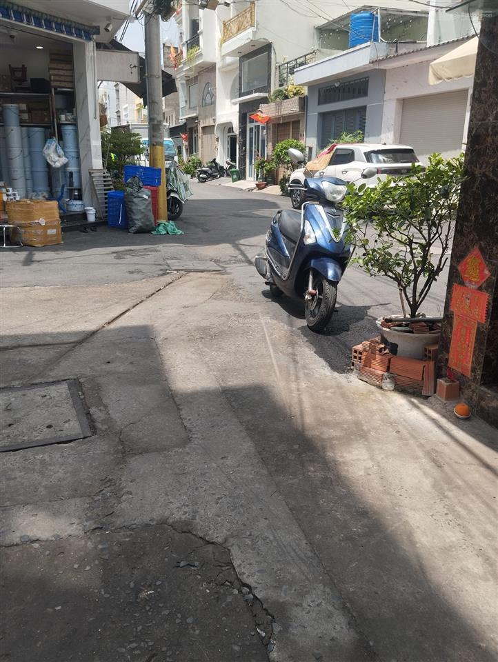 Lê văn quới bình trị đông, bình tân 44m , 4 tầng btct kiên cố shr chính chủ công chứng ngay