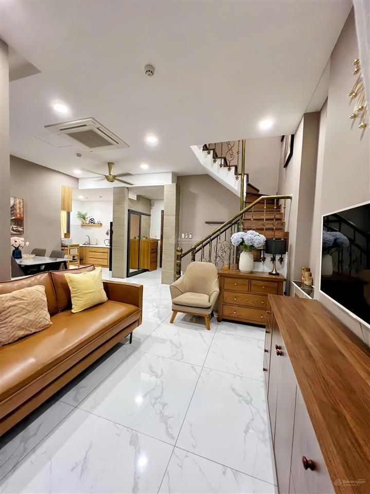 Penthouse  3pn  9,6 tỷ  full nội thất cao cấp  ngay trung tâm quận 2