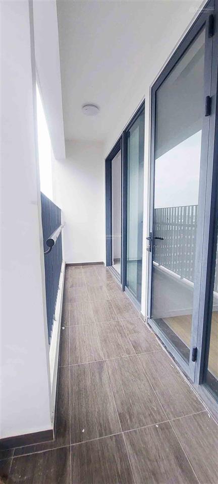 Cho thuê căn hộ quận 9 đẹp 65m2 giá 5,5 triệu/th rèm, máy lạnh, máy nn, tủ kệ bếp (căn duy nhất)
